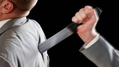 السعودية.. إمام مسجد يتعرض لعملية طعن قبل صعوده المنبر