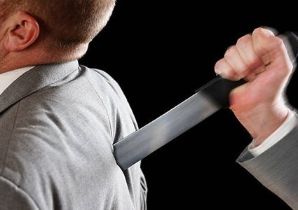 السعودية.. إمام مسجد يتعرض لعملية طعن قبل صعوده المنبر