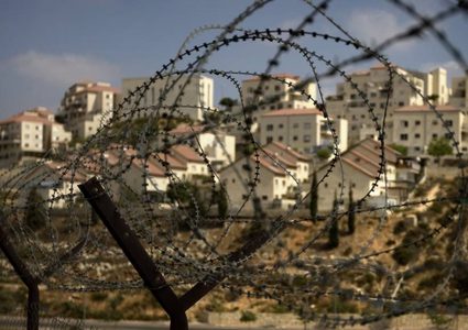 الخارجية تطالب بالتحقيق في جرائم الاستيطان المتواصلة