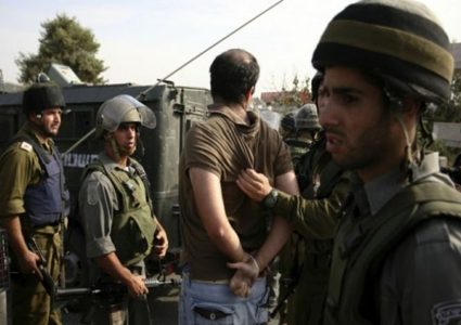 الاحتلال يعتقل أربعة مواطنين أحدهم من ذوي الاحتياجات الخاصة