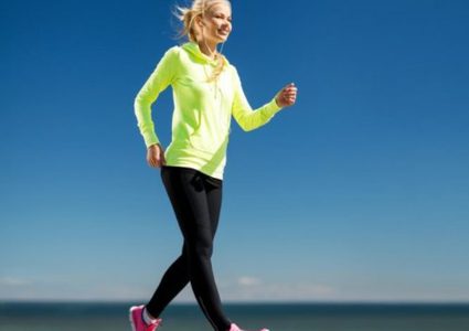 المشي 10 دقائق يوميا يحمي من إعاقة دائمة مستقبلا