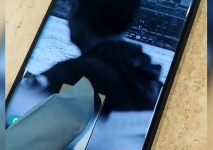 فضيحة البصمة تضع سامسونغ في ورطة