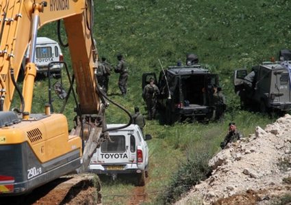 الاحتلال يستولي على 406 دونمات جنوب نابلس لشق شارع استيطاني