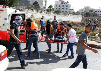 مستوطن يدهس مواطنا من نحالين ويصيبه بجروح خطيرة