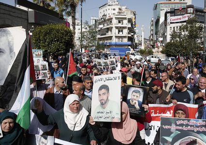 مسيرة دعم وإسناد للأسرى في رام الله