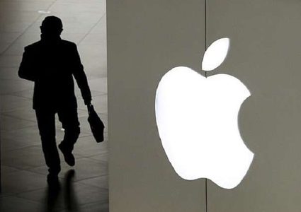 خلل أمني يتيح للجميع إرسال رسائل من أي "آيفون" مقفل!