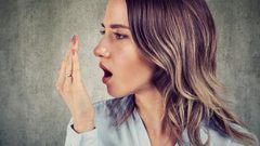 رائحة الفم الكريهة تنذر بالإصابة بأمراض خطيرة