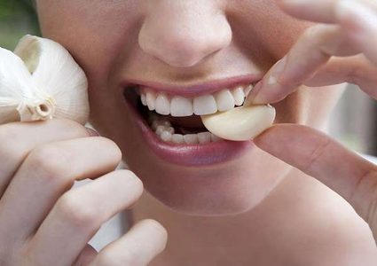 الثوم "يخفي" فائدة مذهلة مرتبطة بالتقدم في العمر!