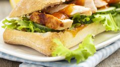 ساندويش دجاج مسحب