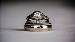 لص يسرق خاتم وريث نابليون بونابرت..ولكن جشعه يكشفه!