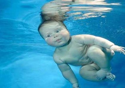 فوائد الولادة تحت الماء لكي ولطفلك