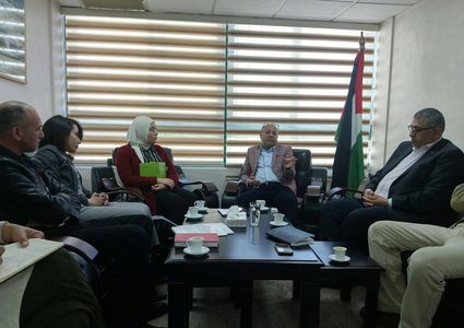 أبو هولي: أولويتنا تمكين الشباب اقتصاديا لمواجهة بطالة المخيمات