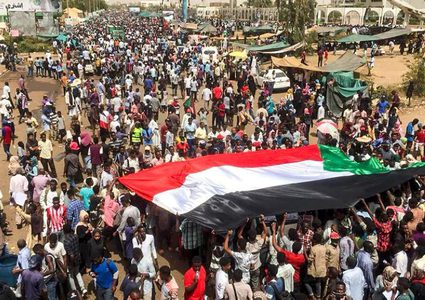 فصيل فلسطيني يسجل أول تهنئة عربية للشعب السوداني