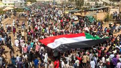 فصيل فلسطيني يسجل أول تهنئة عربية للشعب السوداني