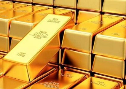 الذهب يهبط مع صعود الدولار بعد بيانات أميركية قوية