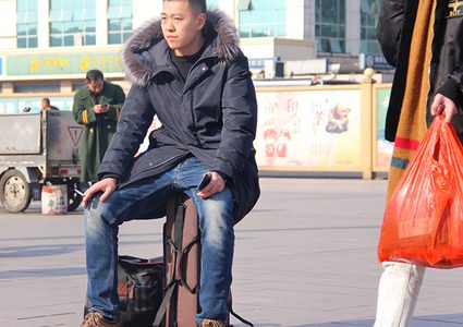 سائح عنيد يصيب موظفي مطار أسترالي بالصدمة