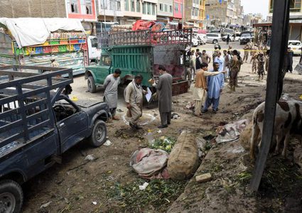 مقتل العشرات إثر انفجار ضخم في سوق جنوب غربي باكستان