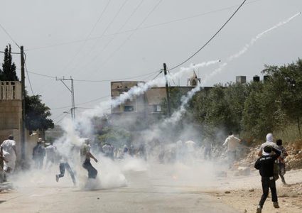 إصابة بالرصاص المعدني والعشرات بالاختناق في كفر قدوم