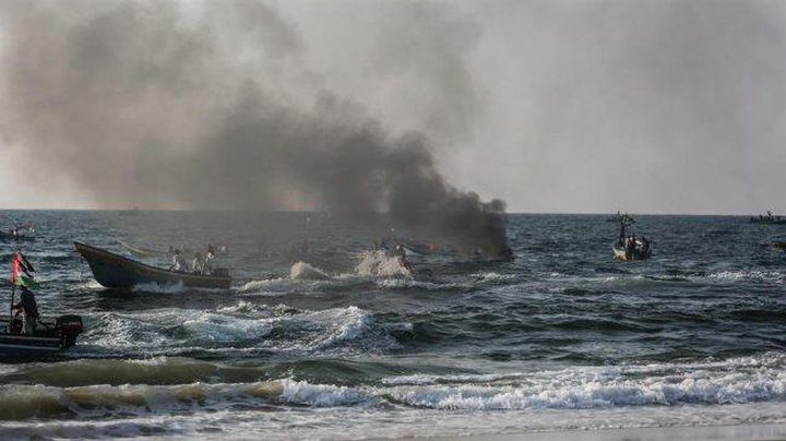 زوارق الاحتلال تطلق النار تجاه مراكب الصيادين ببحر غزة