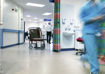 مستشفى جزائري يرمي جثة داخل مرحاض والسلطات تحقق