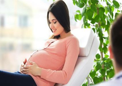 دراسة: على المرأة الحامل تجنب تناول المكملات العشبية