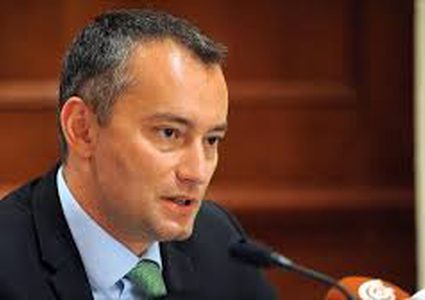 ملادينوف: على إسرائيل معايرة استخدام القوة