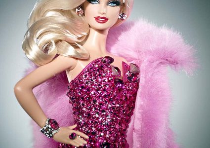روسية تحول نفسها لباربي.. وترفض التعامل مع البشر!
