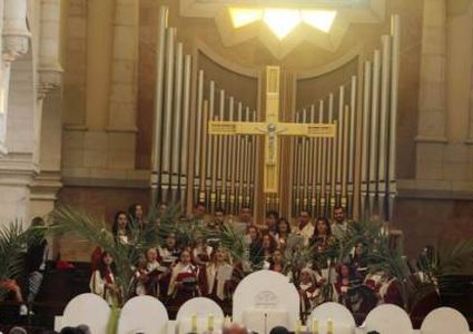 الطوائف المسيحية التي تسير حسب التقويم الغربي تحتفل بأحد الشعانين