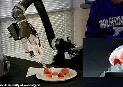 روبوت جديد يساعد في إطعام ذوي الاحتياجات الخاصة "بالشوكة"