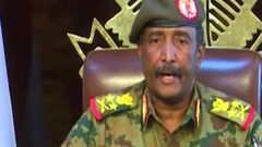السودان : المجلس العسكري يحيل عوض بن عوف ومدير المخابرات للتقاعد