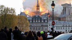 الرئاسة تعرب عن أسفها الشديد للحريق الذي اندلع في برج الكاتدرائية