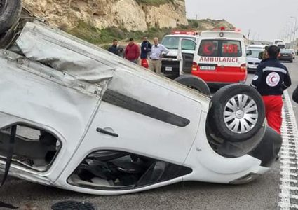 اصابة 4 مواطنين في حادث سير جنوب الخليل