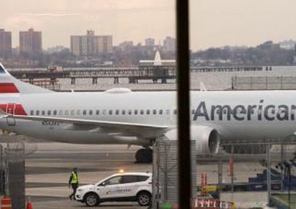 ترامب يدعو “بوينغ” إلى تغيير اسم طرازها “737 ماكس” (تغريدة)