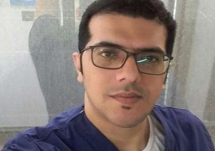 فلسطيني يعيد لسيدة سعودية 100 ألف ريال حولتها له خطأ