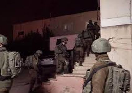 الاحتلال يعتقل 5 شبان في الضفة الغربية