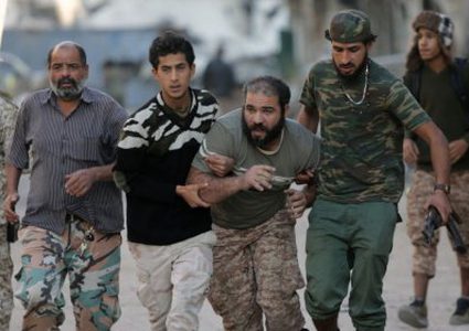 الجيش الليبي: قوات الوفاق تستخدم العائلات دروعا بشرية
