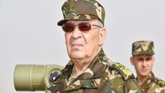 قايد صالح يهدد رئيس المخابرات السابق بسبب"اجتماعات الخفاء"