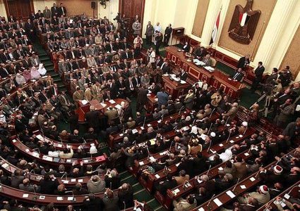 مجلس النواب المصري يقر تعديلات منها مدة الرئاسة