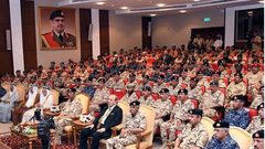 تفكجي يقدم محاضرة عن القدس لأركان وكبار ضباط قوة دفاع البحرين
