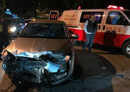 مصرع طفل وسيدة واصابة 3 مواطنين بحادثي سير جنوب القطاع