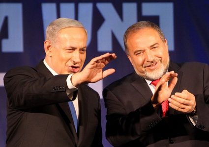 ليبرمان يوافق على الانضمام لحكومة نتنياهو