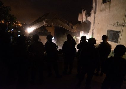 الاحتلال يهدم منزل الشهيد البرغوثي ويشن حملة اعتقالات