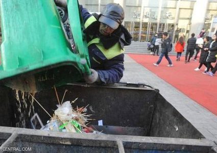 عامل نظافة صيني يتبرع بمعظم أمواله لـ"هدف نبيل"