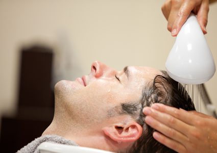 صحيًا.. كم مرة يجب أن تغسل شعرك؟