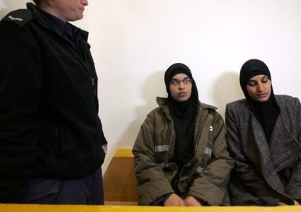 محكمة الاحتلال تصدر قرارًا بسجن شابتين بتهمة الانتماء "لداعش"