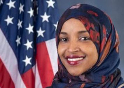 النائبو الهان عمر: ترامب يعرض حياة ملايين اليمنيين للخطر