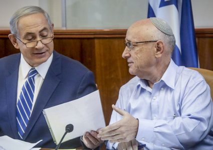 مسؤول اسرائيلي كبير يؤكد عدم التوصل لحل واضح مع غزة