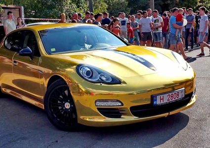 سيارة لامعة "أكثر من اللازم" تجلب على صاحبها المخالفة!