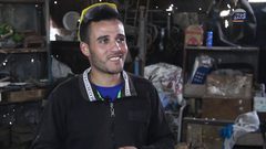 شاب غزاوي يبدع في صناعة المجسمات من "الخردة"