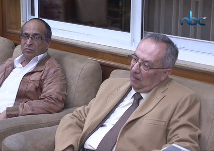 بلدية نابلس تضيء مبنى البلدية باللون الأزرق دعما لمرضى التوحد